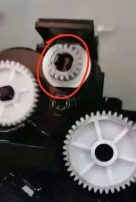 柯尼卡美能達(dá)C300i下粉口海綿老化-廣州復(fù)印機(jī)租賃-廣州打印機(jī)出租-廣州歐菲斯辦公服務(wù)-3.png.png